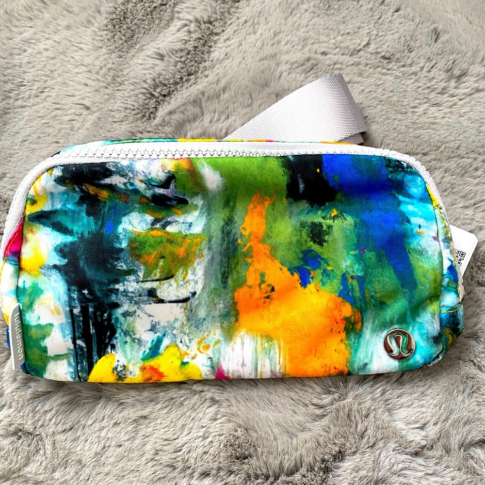Everywhere Belt Bag No Limits White Multi REPOSH